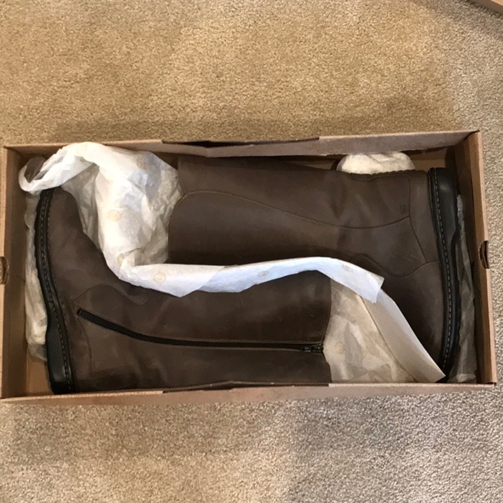 Born boots